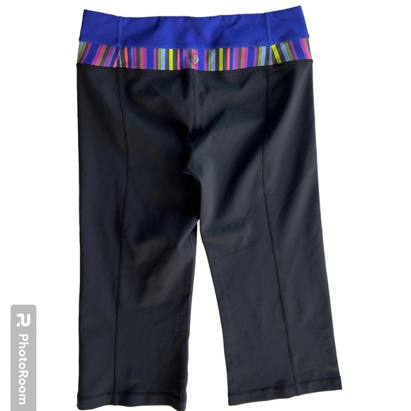 Lululemon Groove Crop Pants Black Multicolor Stripe Waist Band Reversible Size 6 - Picture 4 of 16